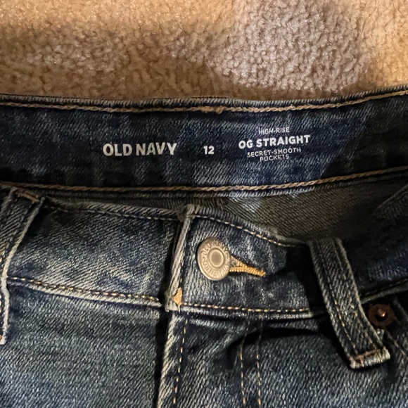 Old Navy Women's size 12 jean shorts - Picture 2 of 3